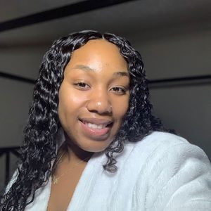 Meet your Posher, April